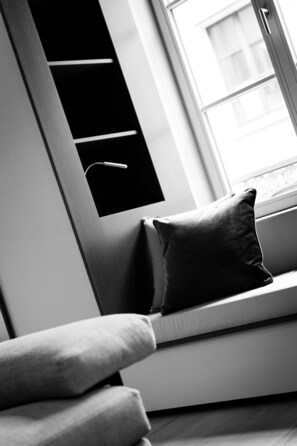 Apartment | Living area | Flat-screen TV - Relais Louvigny (Luxembourg City)