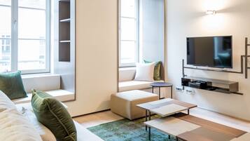Apartment | Living area | Flat-screen TV