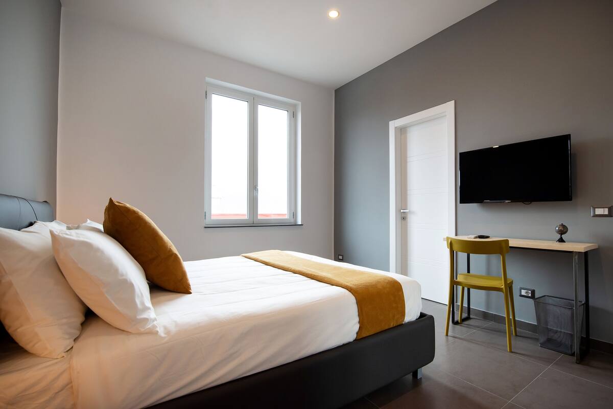 Deluxe Double or Twin Room, City View | Premium bedding, desk, laptop workspace, soundproofing
