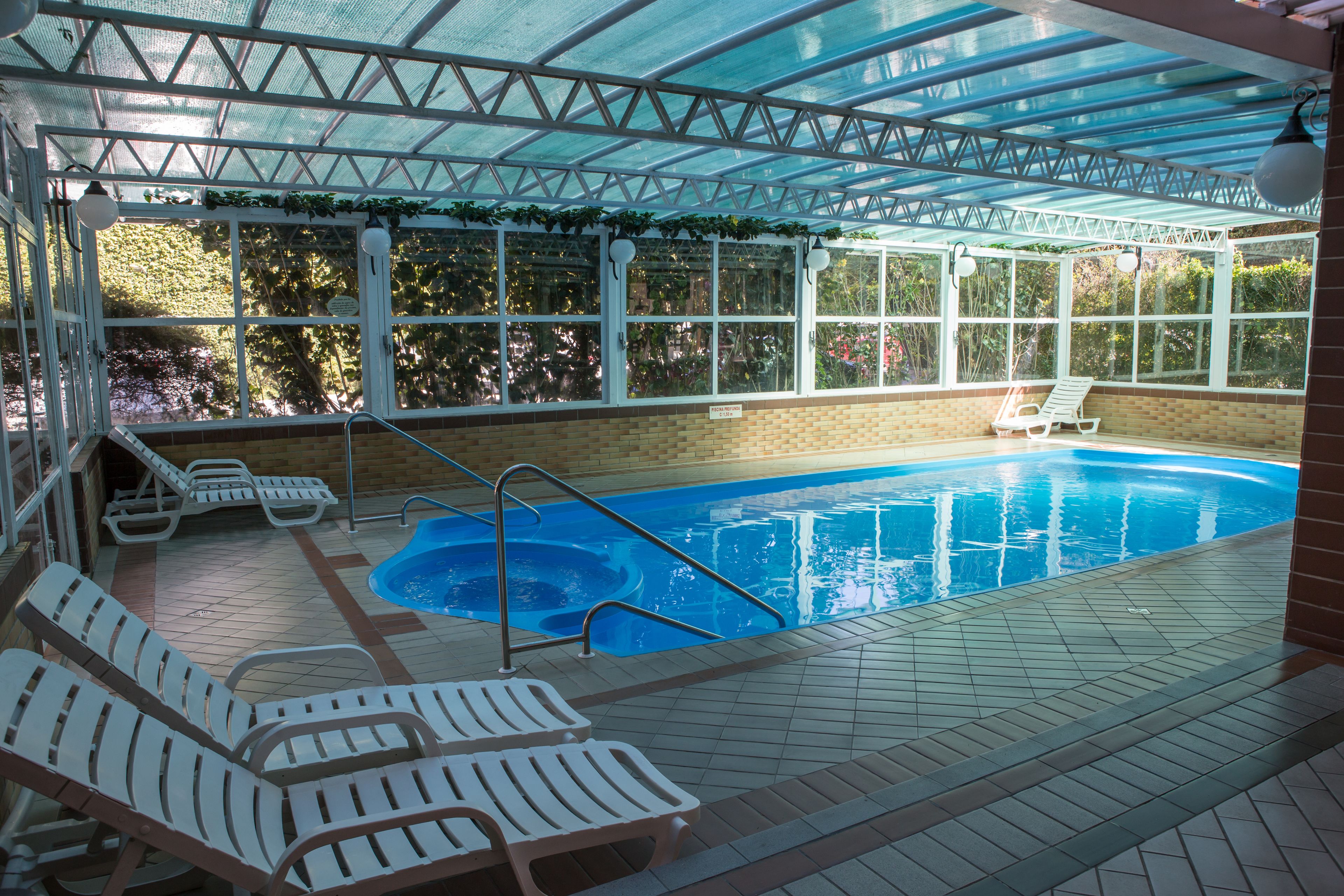 Indoor pool, pool loungers