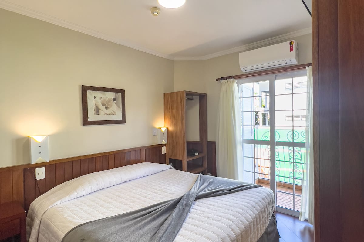 quadruple room | minibar, in-room safe, desk, soundproofing