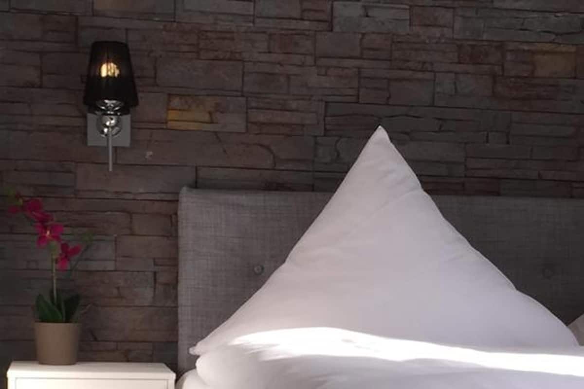 Single Room | Hypo-allergenic bedding, in-room safe, free WiFi, bed sheets