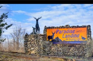 Exterior - Smoke Rise Barn · Great Lake Front, Large Dock, 4bdrm, Pool Table (Dandridge)