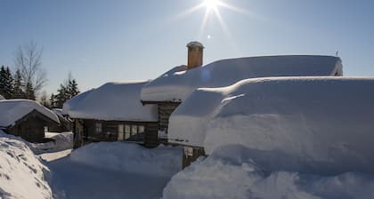 Fryksås Suite, Exclusive livestock cottage in magnificent nature.