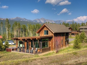 Exterior - Big Sky Vacation Rentals: Silvertip 22 Alpine Bend (big sky)