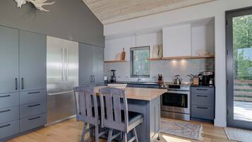 Réfrigérateur, micro-ondes, four, lave-vaisselle