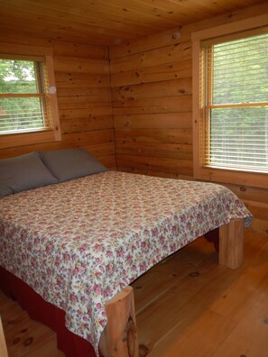 2 bedrooms, iron/ironing board, free WiFi, bed sheets - Jackson, NH Log Cabin near Storyland in White Mountains: 2Queen Bdrms+Sleep Loft (Jackson)