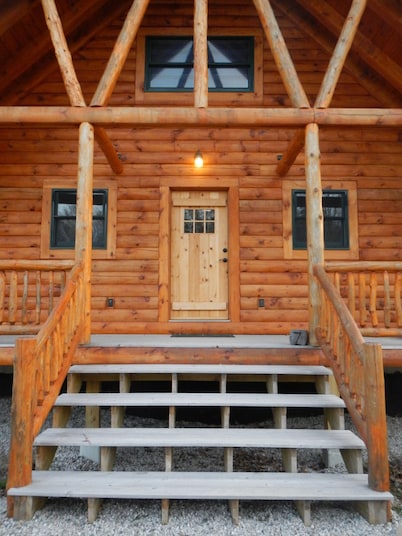 Jackson, NH Log Cabin near Storyland in White Mountains: 2Queen Bdrms+Sleep Loft