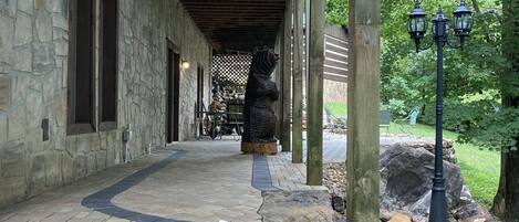 المنطقة المحيطة بالمنشأة