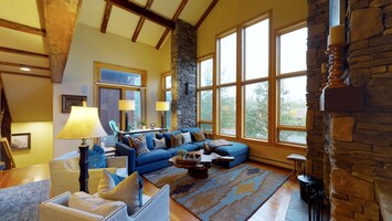 Black Eagle Lodge 16, Living Room, 1