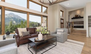 Smart-TV, peis, videospill og fotballspill