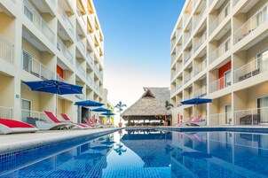 Outdoor pool, sun loungers