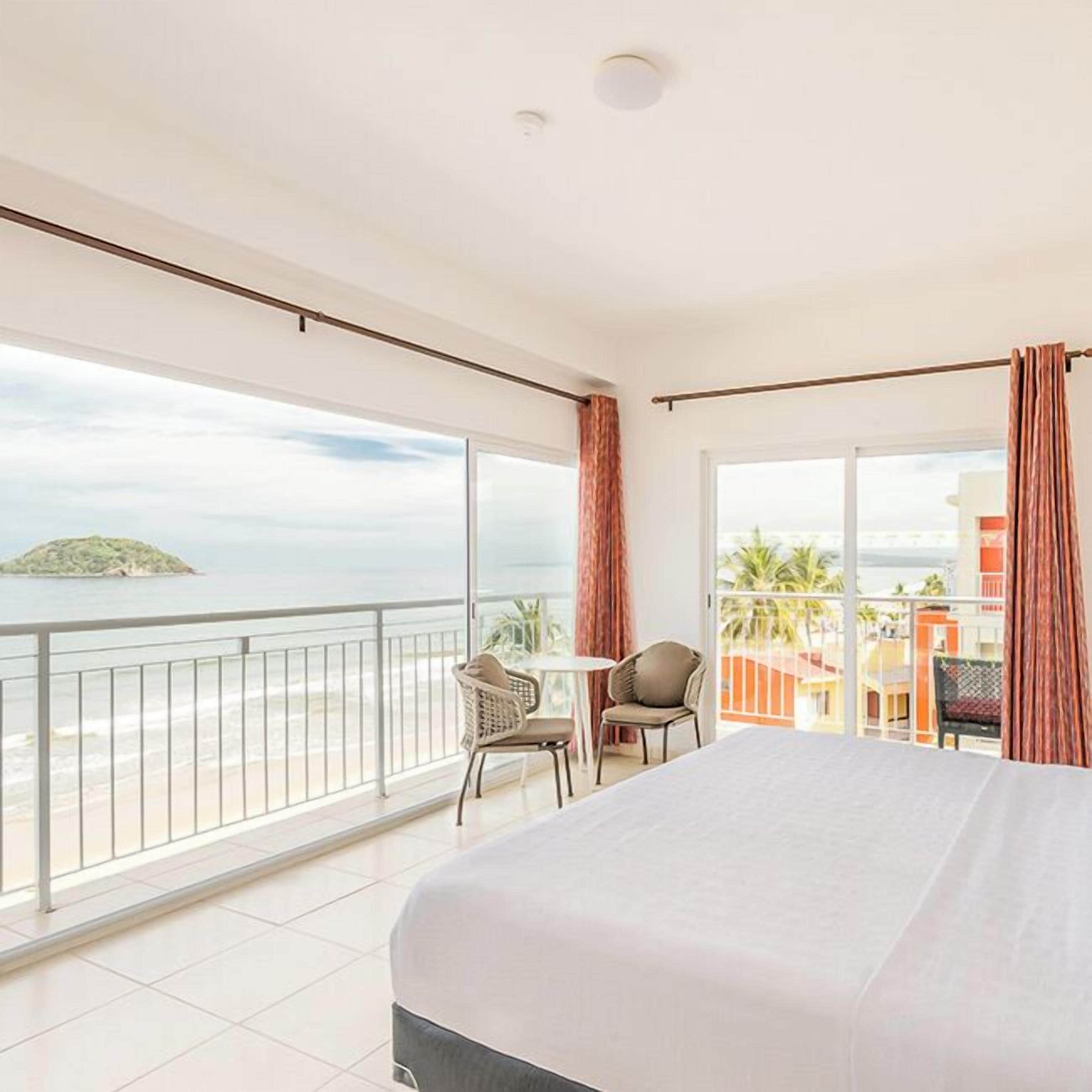 Room, 1 King Bed, Oceanfront