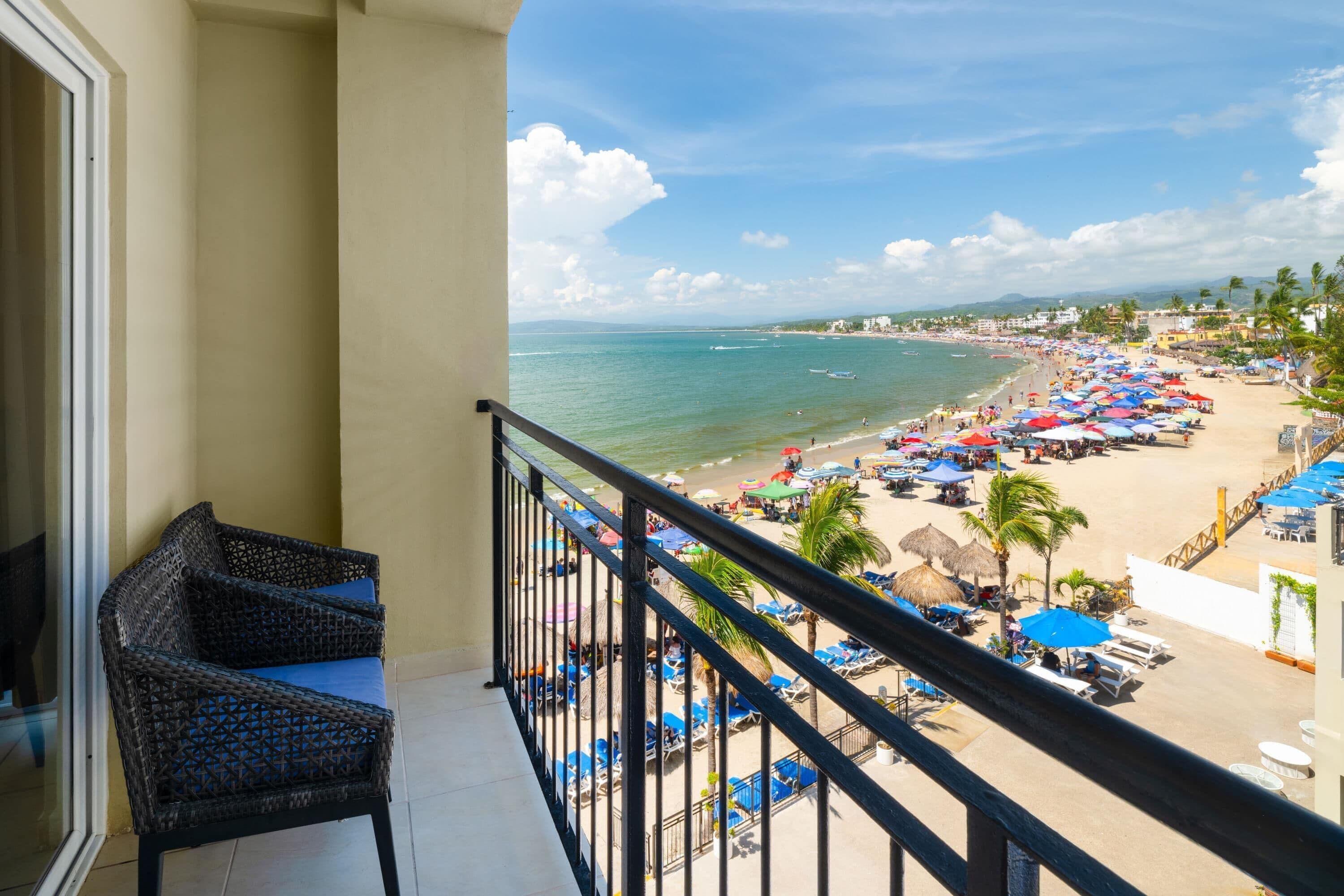 Habitación, 1 cama King size, frente al océano | Caja de seguridad en la habitación y tabla de planchar con plancha 