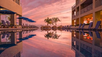 Outdoor pool, sun loungers