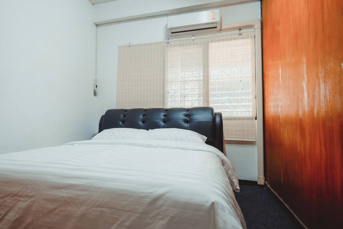 Standard Room with Shared Bathroom | WiFi (free)