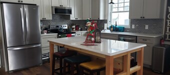 ニューヨークの歴史的なサウザンドアイランドパークに新しく建てられたコテージ