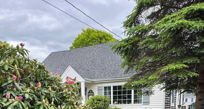The perfect home for a family summer vacation! Minutes to beaches & bike path.