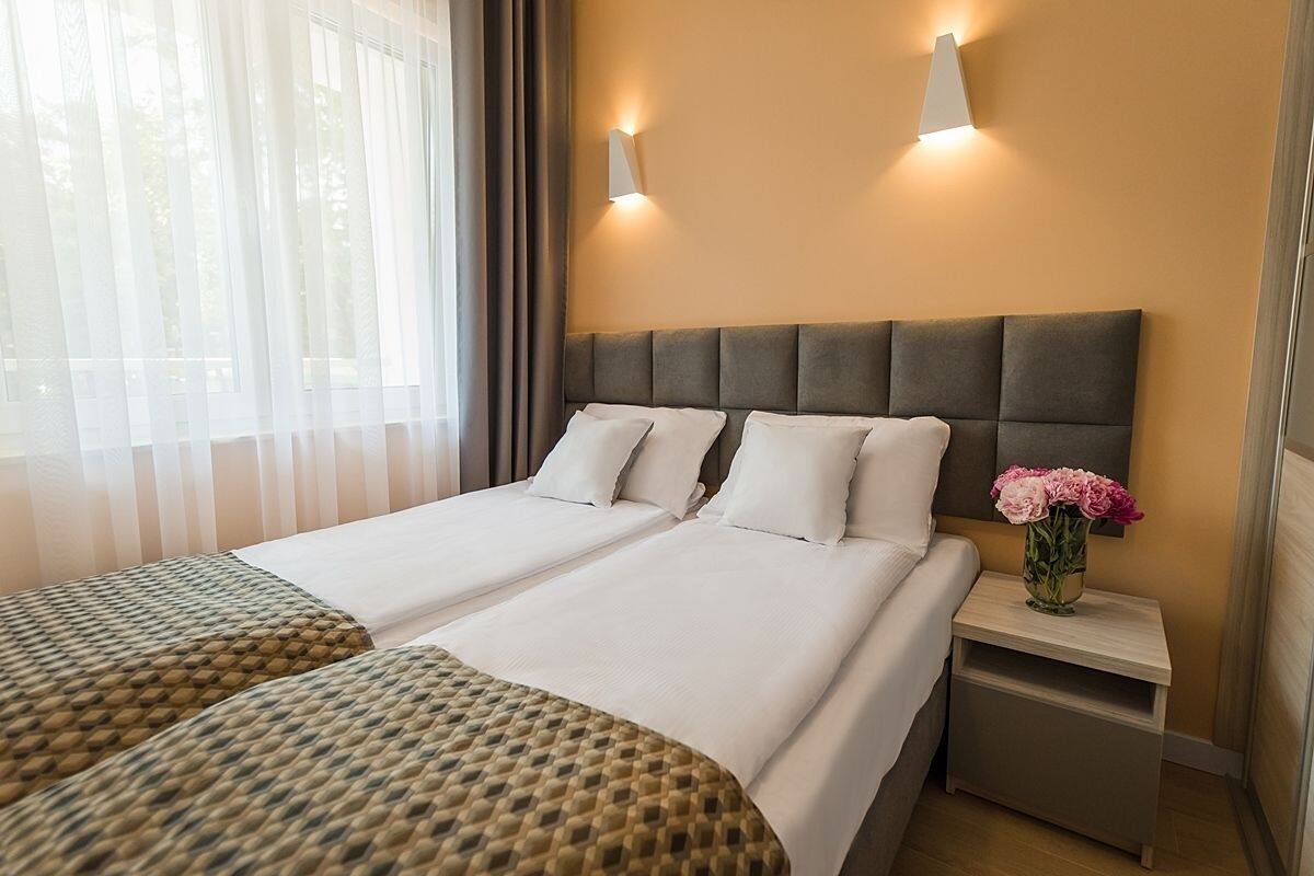 Apartment (21) | In-room safe, blackout drapes, iron/ironing board, cribs (free)