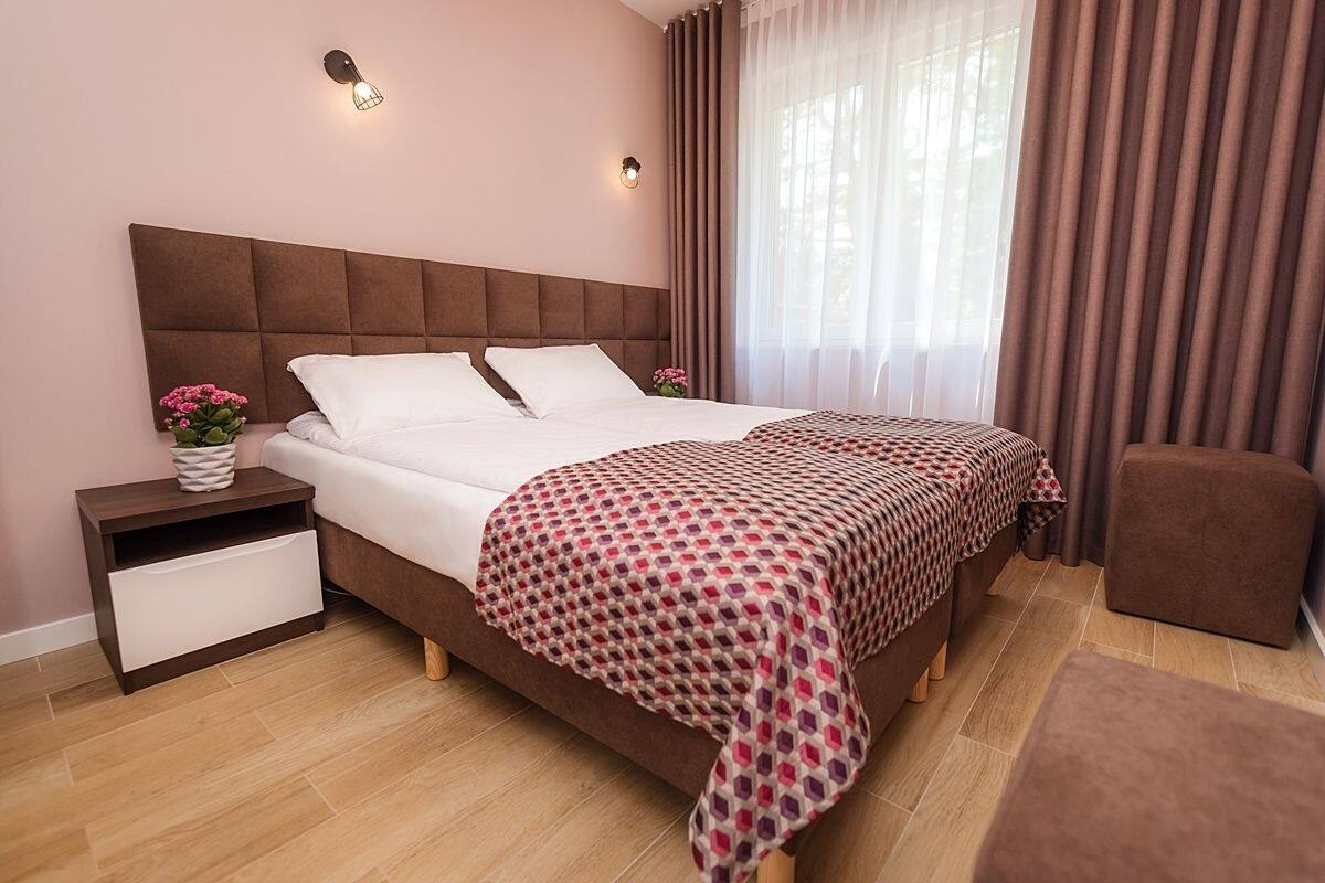 Apartment (24) | In-room safe, blackout drapes, iron/ironing board, cribs (free)