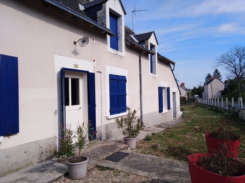 Maison de campagne dans bourg avec tous commerce