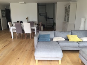 Télévision, jeux vidéo, livres