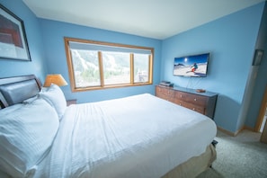 2 habitaciones, tabla de planchar con plancha, wifi y ropa de cama 