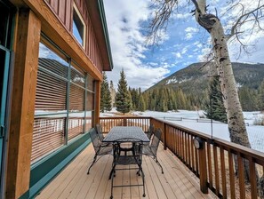 تناول الطعام بالخارج