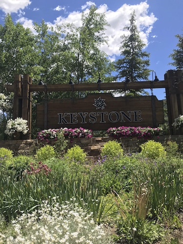 Mountain Summer Retreat | Walk to Snake River