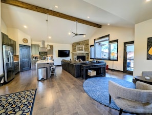 Smart TV, fireplace