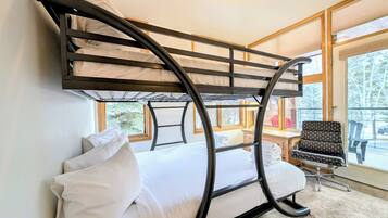 2 chambres, fer et planche à repasser, Wi-Fi, draps fournis