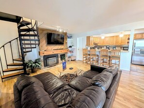 TV, fireplace, video games, stereo