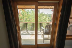 Interior - Summer Retreat/Pool, Slide & Village Activities (Keystone)