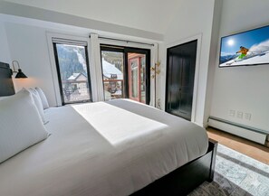 3 bedrooms, iron/ironing board, WiFi, bed sheets - Ultra-Luxury Penthouse | 100Yds to Slopes (Keystone)