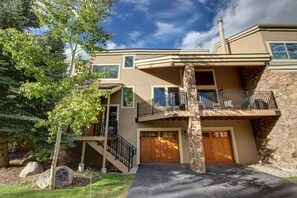 Exterior - Renovated Townhome For Family Summer Getaway! (Keystone)
