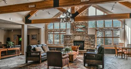 Family Getaway | Balcony, Trails & Mountain Views