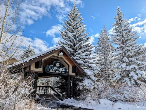 Summer Mountain Studio | Balcony & Hot Tub