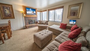 Living area - Cozy Keystone Studio | Lake, Trails, + Pool (Keystone)