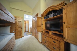 4 間睡房、熨斗/熨衫板、Wi-Fi、床單