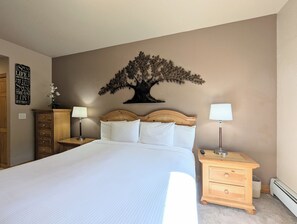 2 chambres, fer et planche à repasser, Wi-Fi, draps fournis