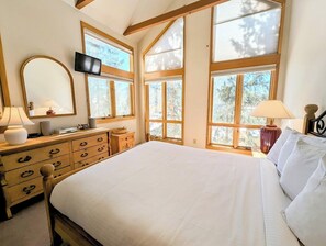 2 多间卧室、熨斗/熨衣板、WiFi、床单