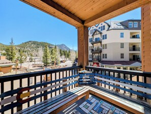 Property grounds - Corner Unit | Hot Tub & Village Summer Fun (Keystone)