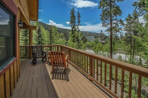 Terrace/patio - Tranquil Mountain Haven! Close to Trails! (Keystone)