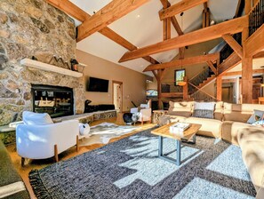 Smart TV, stereo - River Run Retreat – Summer Activities & Hot Tub (Keystone)