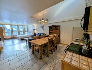 Dining - Studio w/Full-Size Kitchen, Snake River Walks (Keystone)