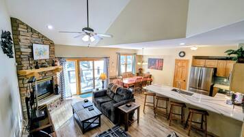 TV, fireplace, stereo