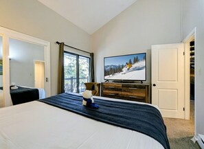 2 عدّة غرف نوم ومكواة/لوح كي وواي فاي وملاءات أسرّة