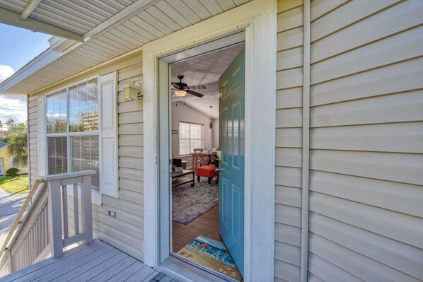 House, Multiple Beds (Surf Perch - 10th St.) | Property entrance