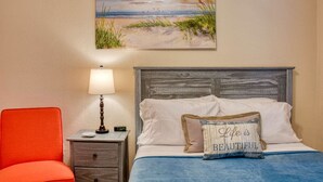 House, Multiple Beds (Surf Perch - 10th St.) | 3 bedrooms, iron/ironing board, WiFi (free) - Surf Perch - 10th St (St. Augustine)