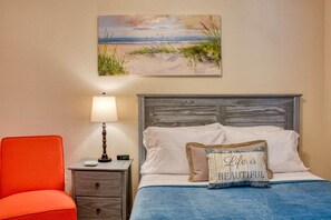 House, Multiple Beds (Surf Perch - 10th St.) | 3 bedrooms, iron/ironing board, free WiFi